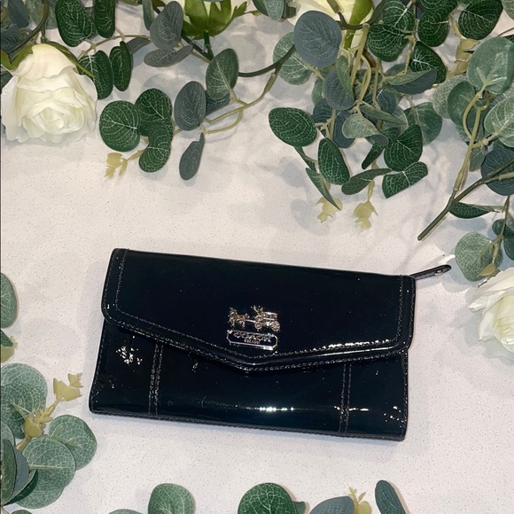Coach Black Patent Leather Wallet - Picture 2 of 6